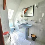 D'hotes Chez Renee Bed & Breakfast 3*