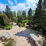 D'hotes Chez Renee Bed & Breakfast