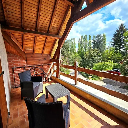D'hotes Chez Renee Nocleg ze śniadaniem 3*