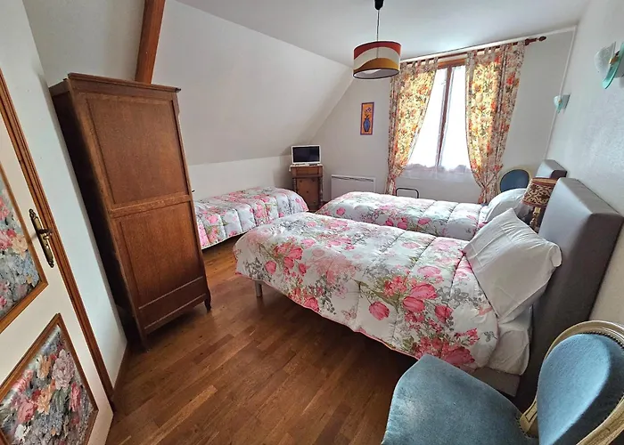 D'hotes Chez Renee Bed & Breakfast 3*